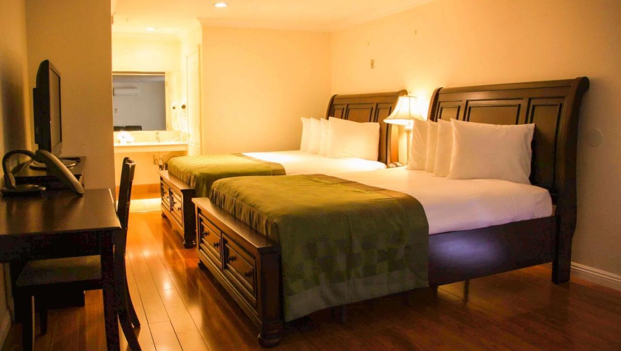 Ambassador Motel *