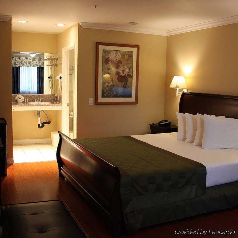 Ambassador Motel *