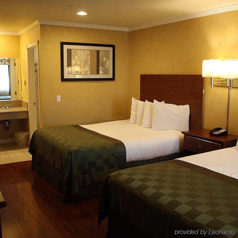 Ambassador Motel *